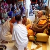 Is it appropriate for leaders to endorse Bhaktividya Purna Swami?